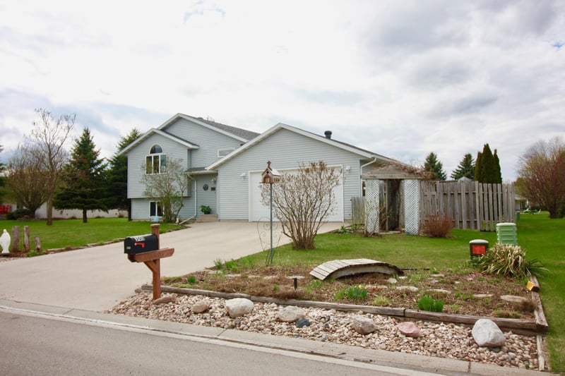 301 15th St N, Breckenridge, MN 56520