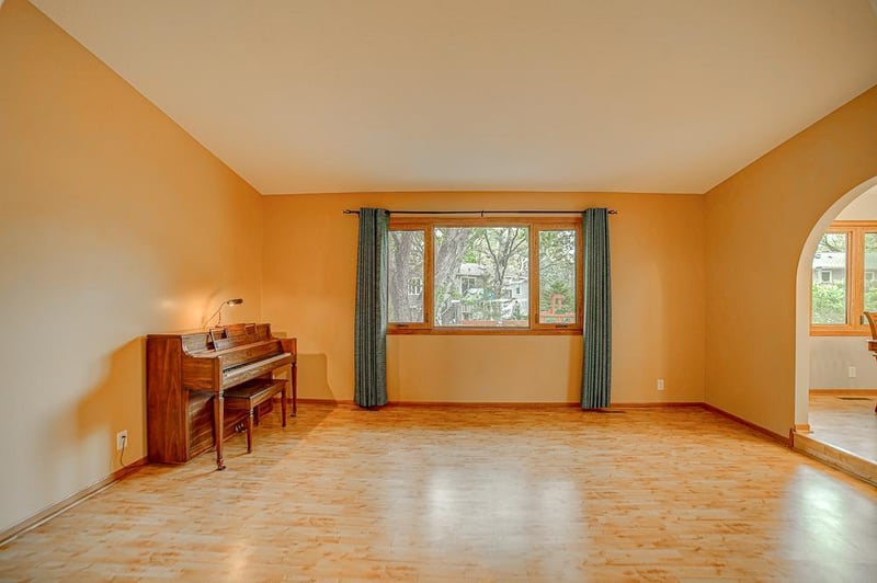 9721 Austin St NE, Blaine, MN 55014