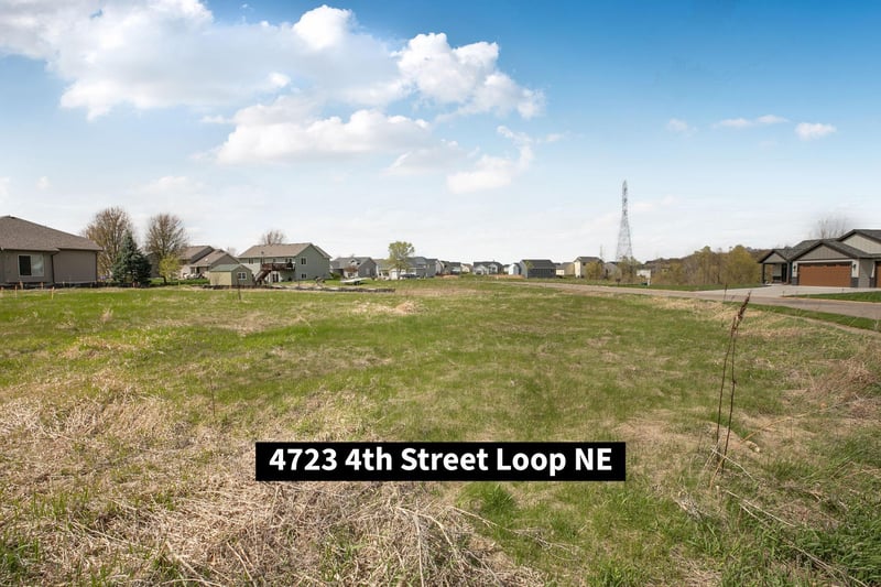 4723 4th Street Loop NE, Saint Cloud, MN 56304