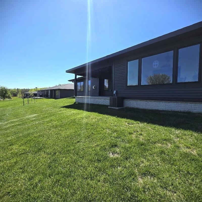 307 Sunset Ave, Mountain Lake, MN 56159