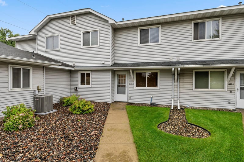 11105 Drake St NW, Coon Rapids, MN 55433