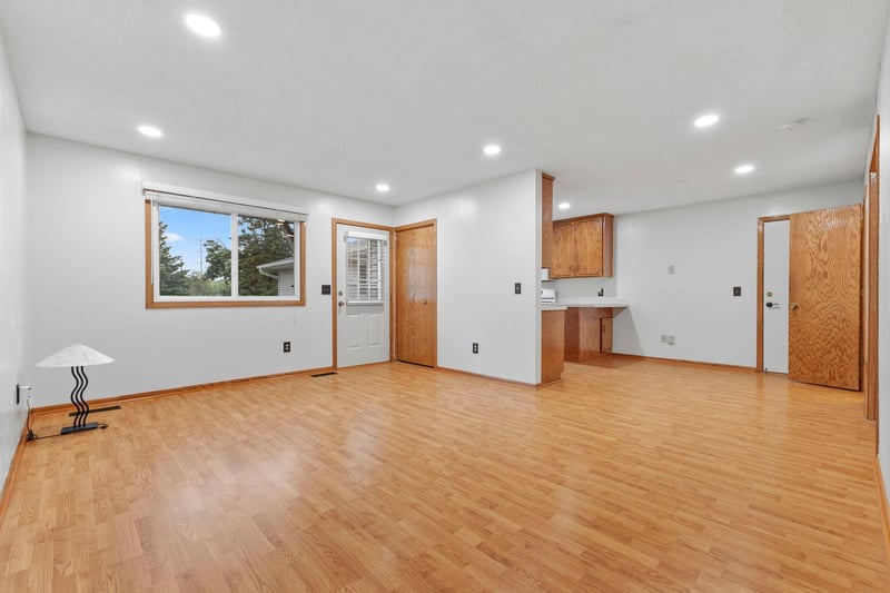 11105 Drake St NW, Coon Rapids, MN 55433