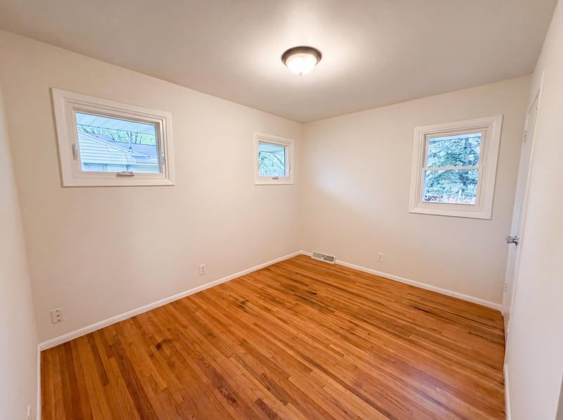 2807 Ohenry Rd, Brooklyn Center, MN 55430
