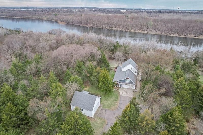 6431 106th St SE, Clear Lake, MN 55319