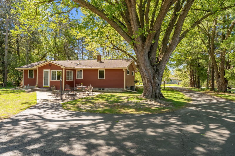 2019 Meadow Hill Dr, Menomonie, WI 54751