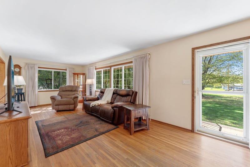 2019 Meadow Hill Dr, Menomonie, WI 54751
