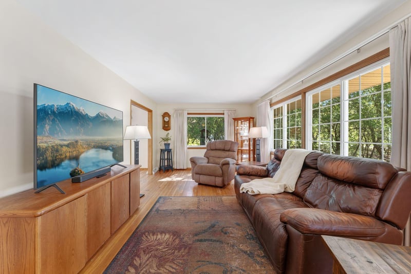 2019 Meadow Hill Dr, Menomonie, WI 54751