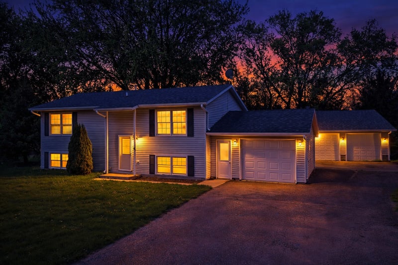 309 8th Ave NW, Waseca, MN 56093