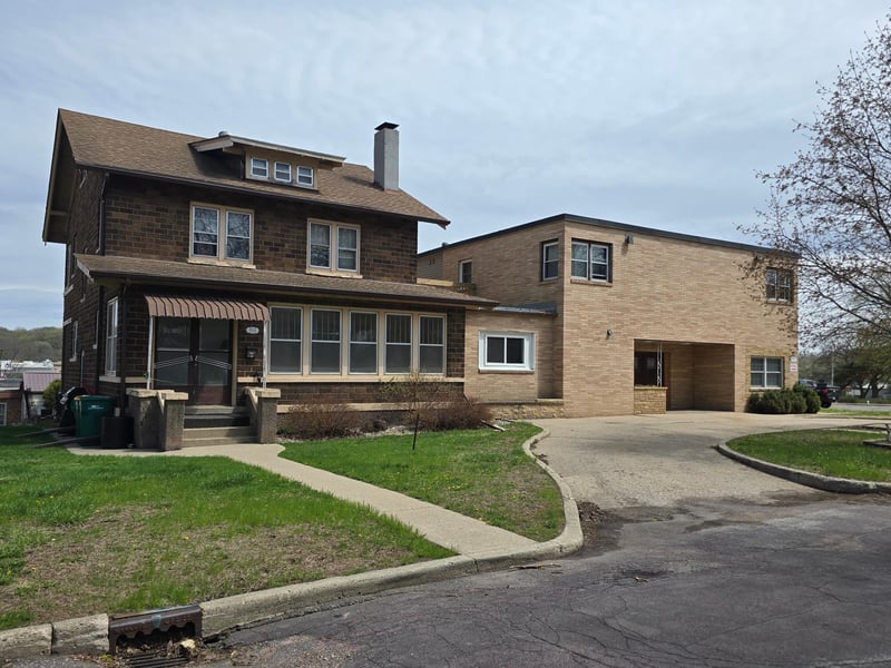 510 5th St, Jackson, MN 56143