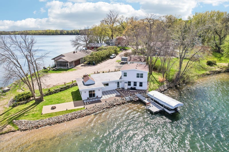 9990 Bonnie Glen Pw, Chisago City, MN 55013