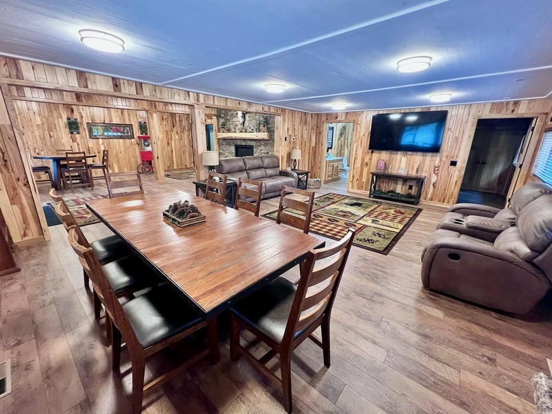 5713 Crane Lake Rd, Buyck, MN 55771
