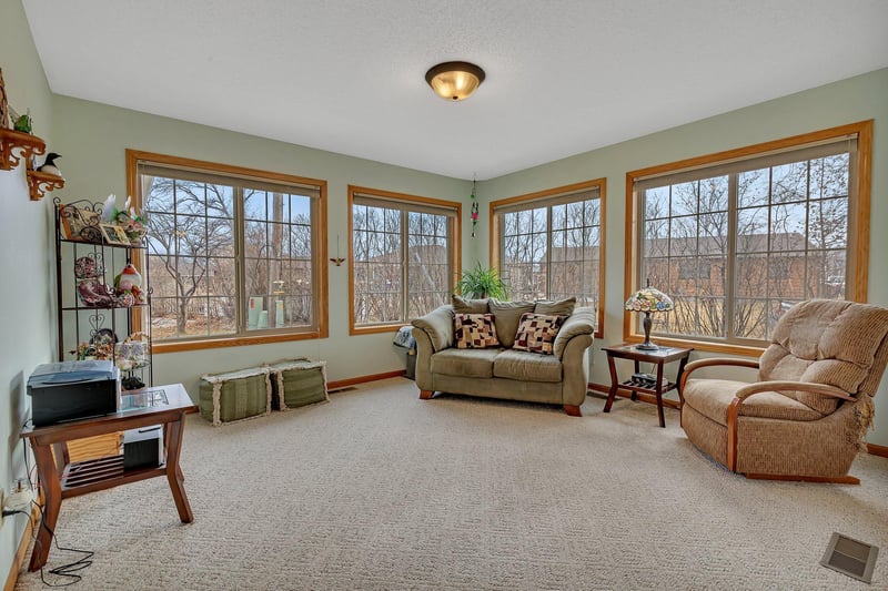 730 Alldon Park Dr, Paynesville, MN 56362
