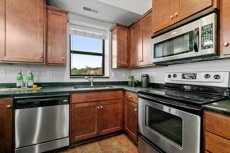 1155 Ford Rd #402, Saint Louis Park, MN 55426