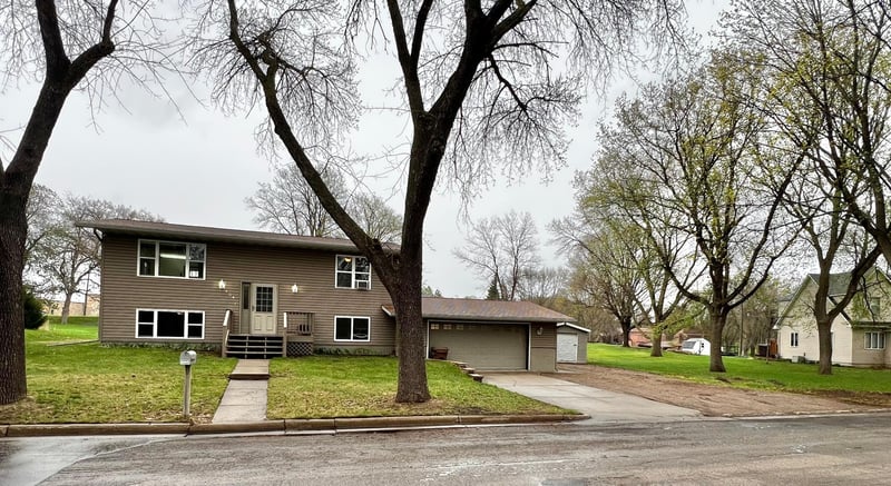 404 N 11th St, Montevideo, MN 56265