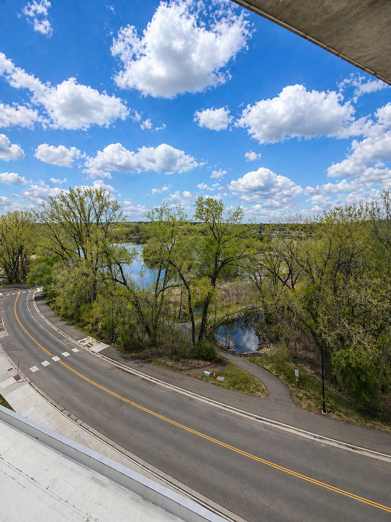 6500 Woodlake Dr #707, Richfield, MN 55423