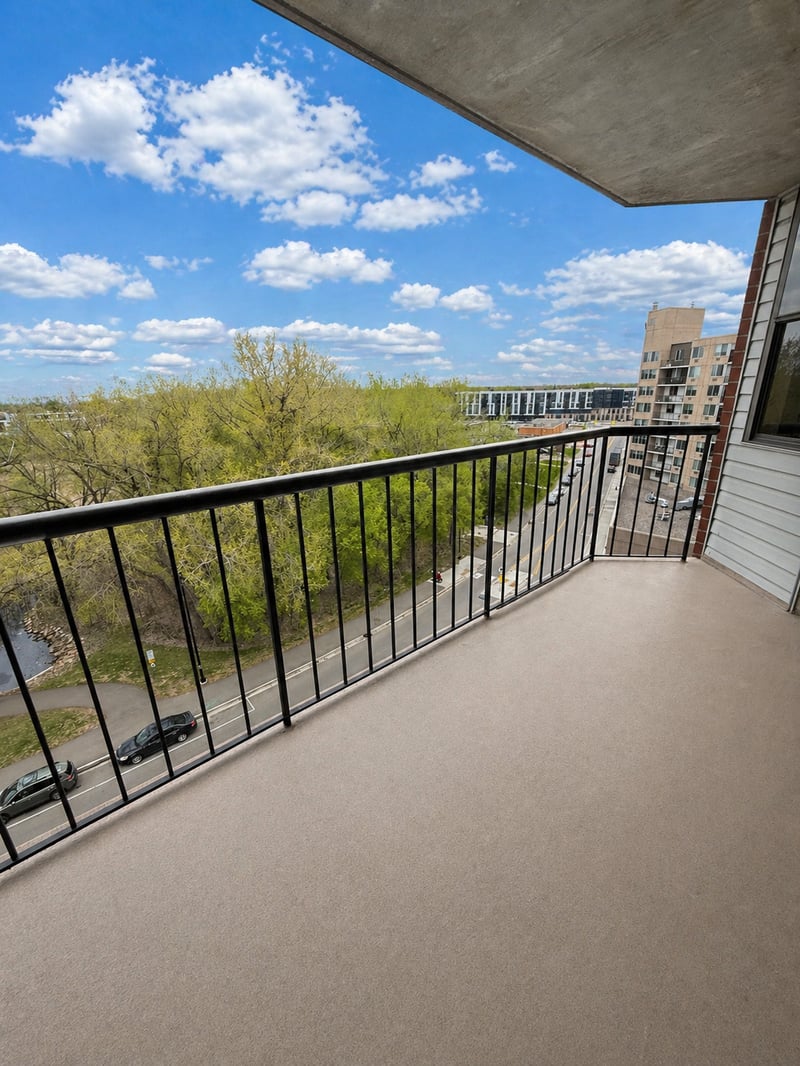 6500 Woodlake Dr #707, Richfield, MN 55423