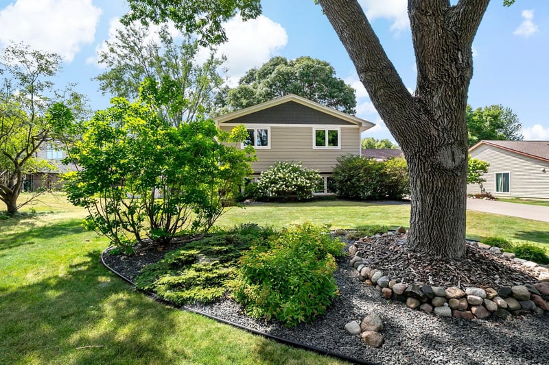 11958 Crane St NW, Coon Rapids, MN 55448