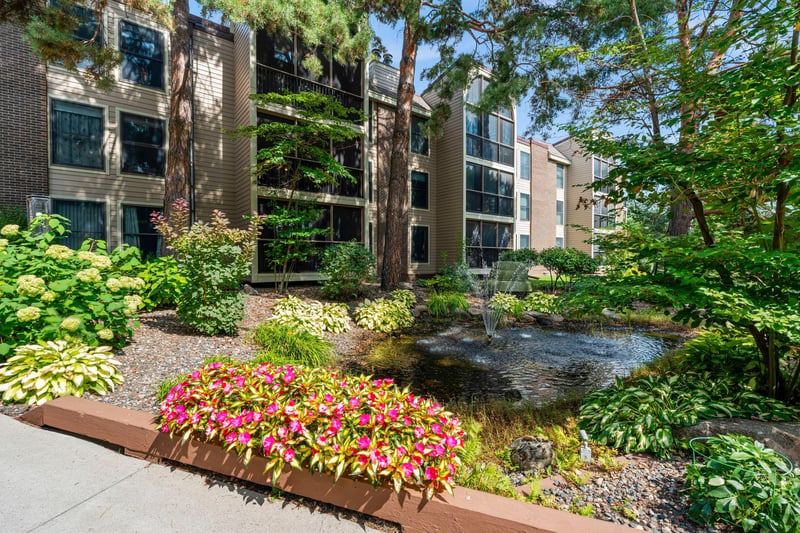 8549 Irwin Rd #239, Bloomington, MN 55437