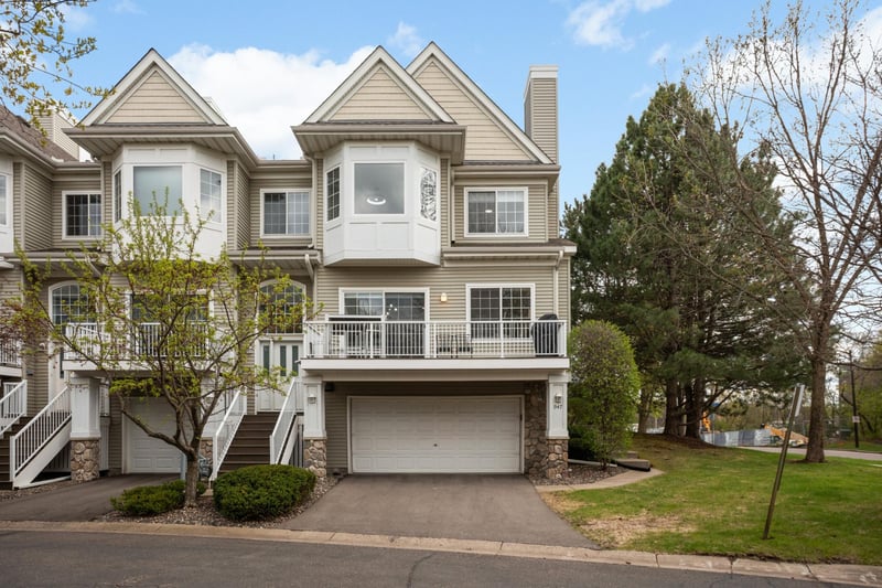 947 Fairfield Way, Hopkins, MN 55305