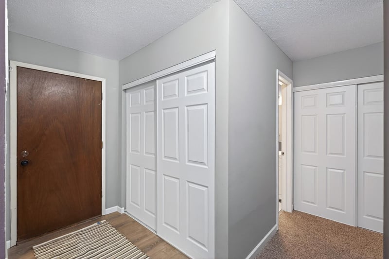 2011 E 122nd St #D1, Burnsville, MN 55337