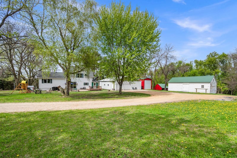 1730 E 260th St, New Prague, MN 56071