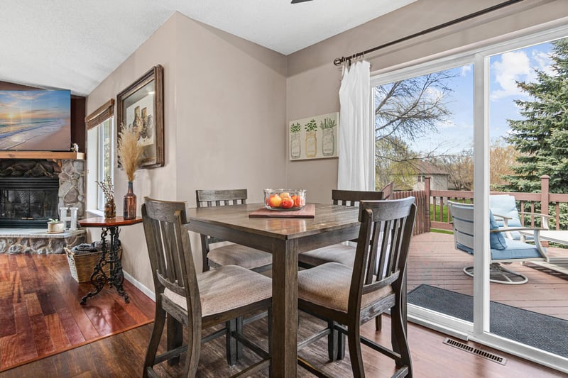 1400 Field Creek Cir, Victoria, MN 55386
