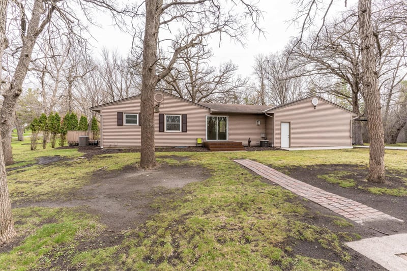 728 S Woodland Dr, Fergus Falls, MN 56537