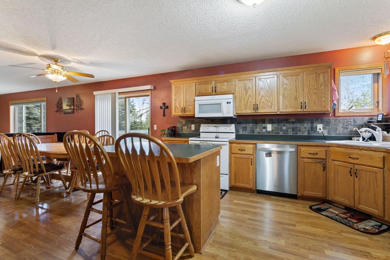 7531 E 250th St, Elko New Market, MN 55020