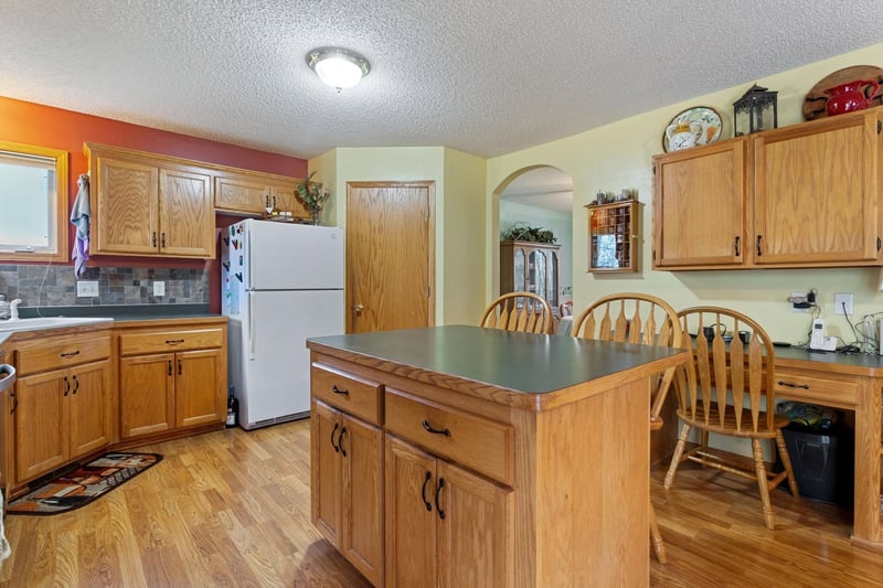 7531 E 250th St, Elko New Market, MN 55020