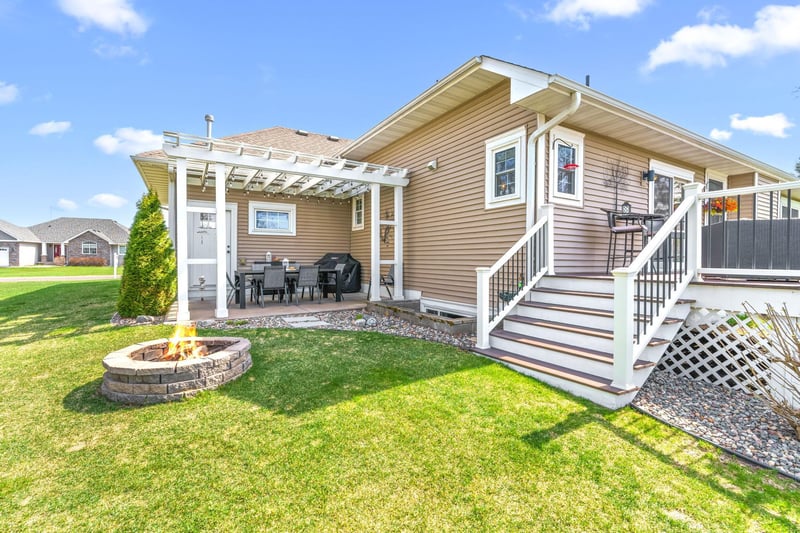 4661 382nd Dr, North Branch, MN 55056