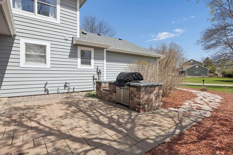 2721 Meadowrose Blvd, Saint Cloud, MN 56301
