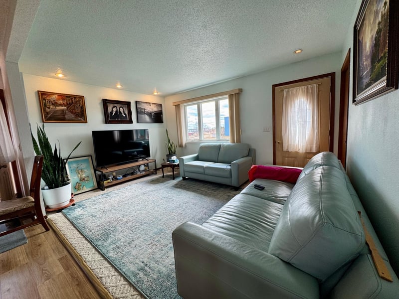 305 Lincoln St SE, Warroad, MN 56763