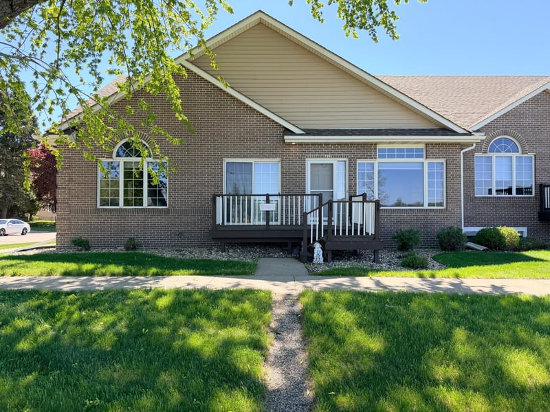 726 3rd Ave, Worthington, MN 56187