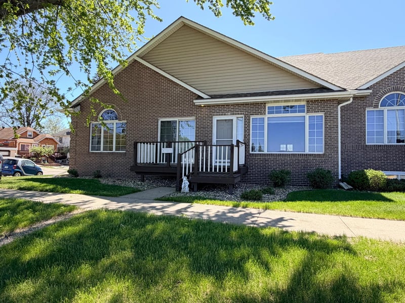 726 3rd Ave, Worthington, MN 56187