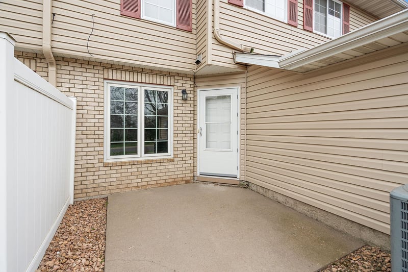 208 E Orchard St, Belle Plaine, MN 56011