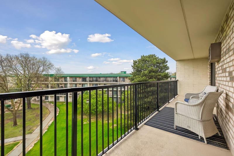 10411 Cedar Lake Rd #515, Hopkins, MN 55305