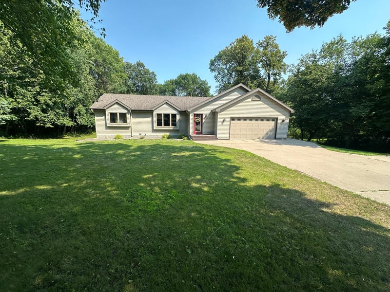 9 Nakota Dr NE, Spicer, MN 56288