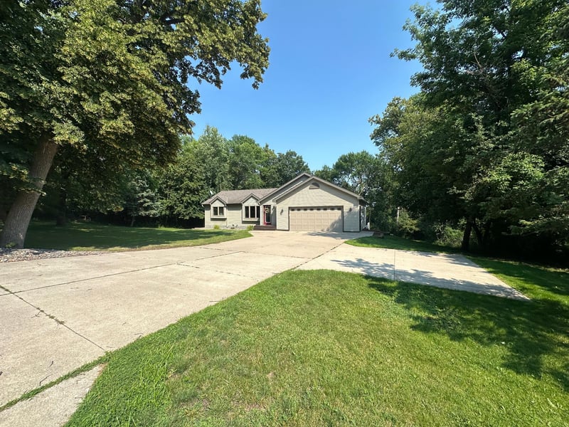 9 Nakota Dr NE, Spicer, MN 56288