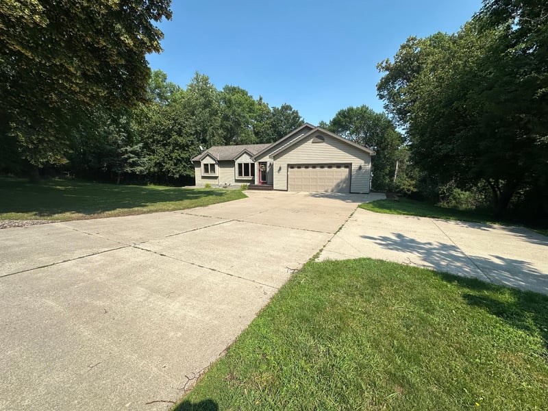 9 Nakota Dr NE, Spicer, MN 56288