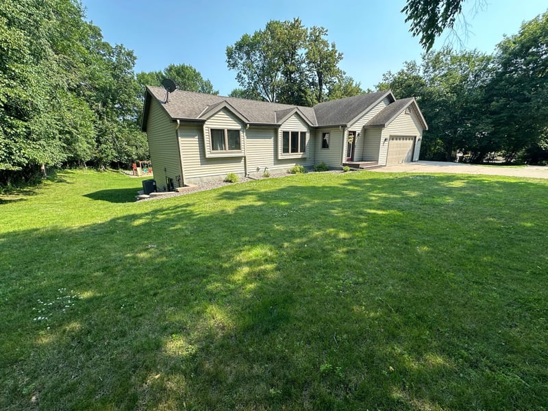 9 Nakota Dr NE, Spicer, MN 56288