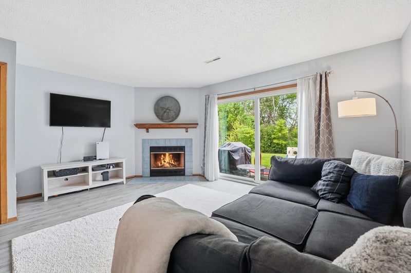 3040 Shields Dr #104, Eagan, MN 55121
