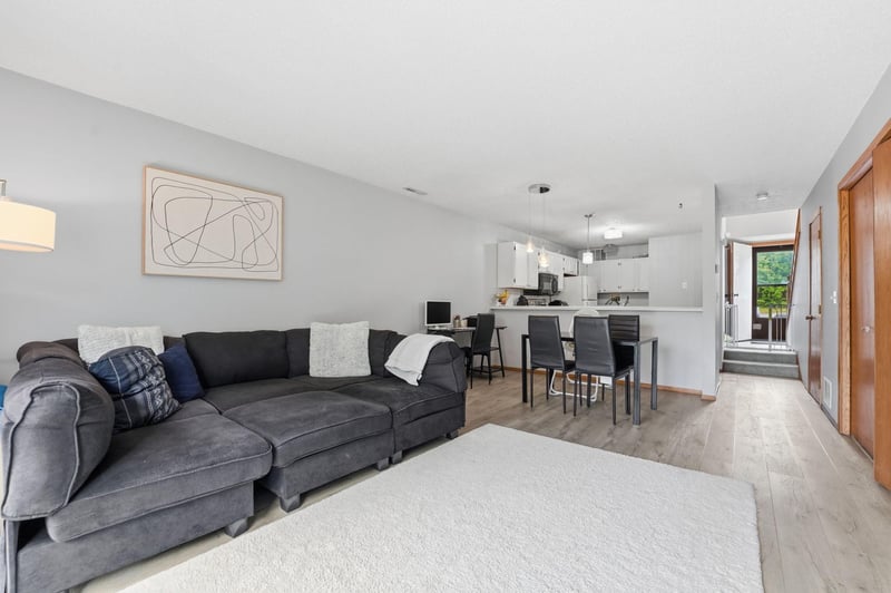3040 Shields Dr #104, Eagan, MN 55121