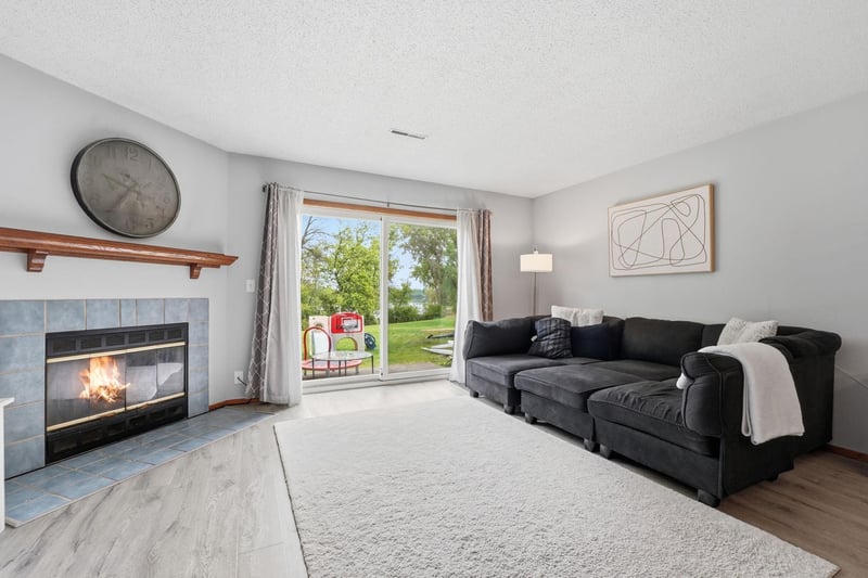 3040 Shields Dr #104, Eagan, MN 55121