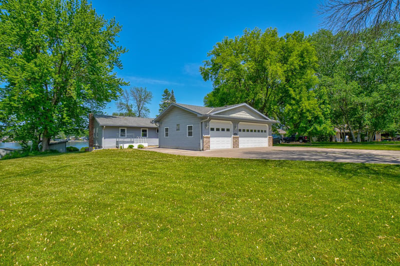 29645 Neal Ave, Lindstrom, MN 55045