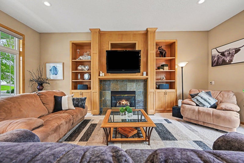 4517 Alicia Dr, Inver Grove Heights, MN 55077
