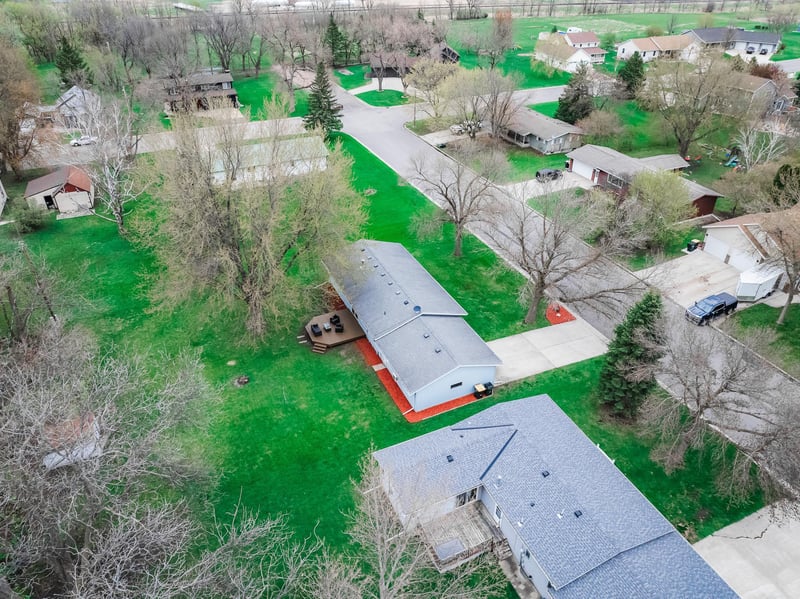 330 8th St E, Hector, MN 55342