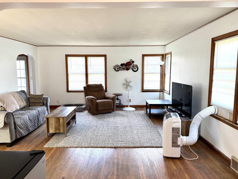 406 3rd St NE, Roseau, MN 56751