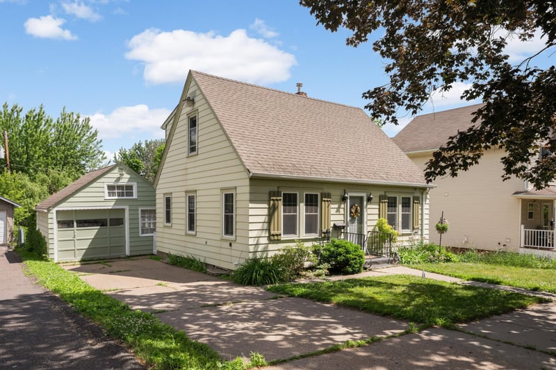 209 Robie St W, Saint Paul, MN 55107
