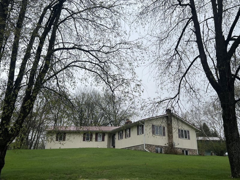 2114 Jannsen Ct, Menomonie, WI 54751