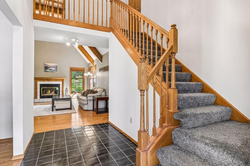 771 County Road B2 E, Little Canada, MN 55117